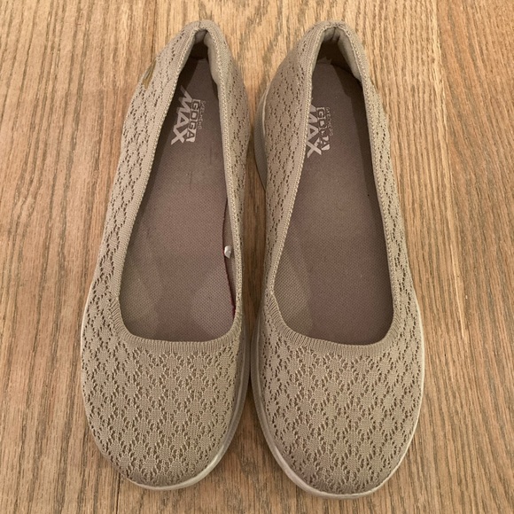 EUC Sketchers slip-on memory foam shoes - Picture 8 of 10